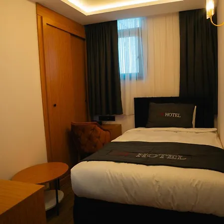 Cip & - Bakirkoey Center ホテル 4*