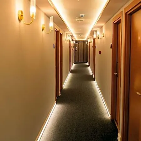 Hotel Cip & - Bakirkoey Center 4*