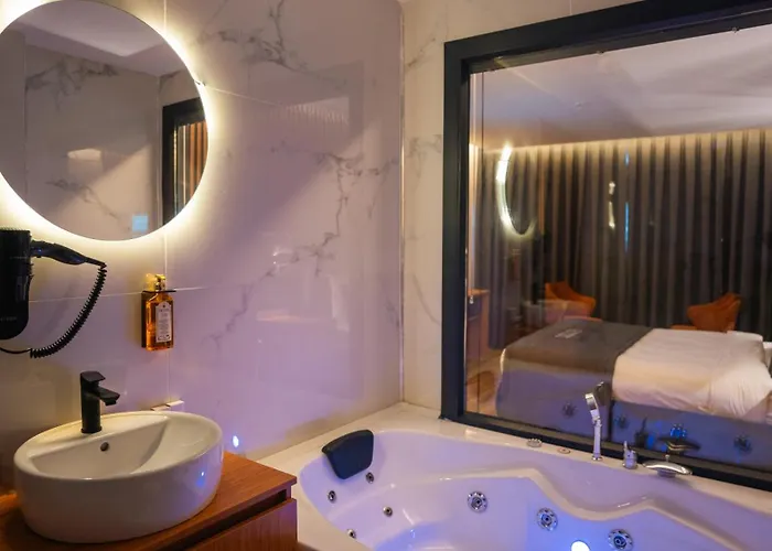 Cip & - Bakirkoey Center מלון 4*